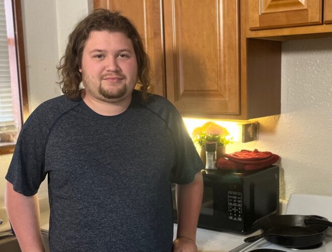 Stone in his kitchen(2)